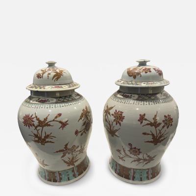 Pair of Chinese Famille Vert urns 19c
