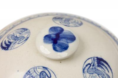 Pair of Chinese Mixed Blue White Porcelain Covered Bowls with Bird Decoration