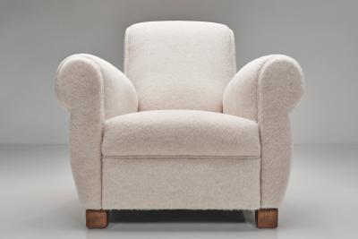 Pair of Club Armchairs with Rounded Armrests Europe 1950s