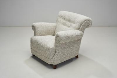Pair of Danish Cabinetmaker Armchairs with Lacquered Walnut Legs Denmark 1940s