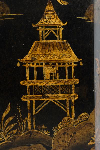 Pair of English Regency Chinoiserie Style Black And Gold Hexagonal Table Lamps