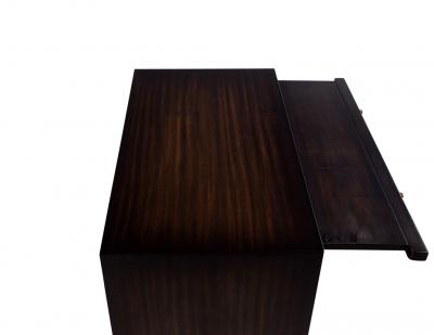 Pair of English Traditional Style Mahogany Nightstand Chests