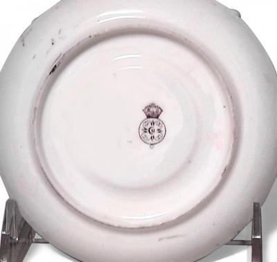 Pair of English Victorian Porcelain Teacups and Saucers