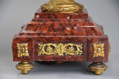 Pair of French 19thc fine quality bronze gilt bronze table lamps