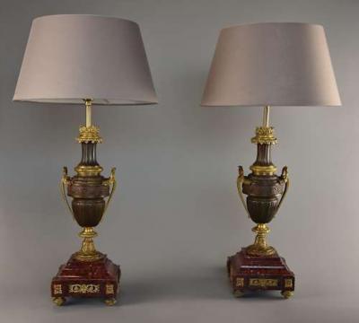 Pair of French 19thc fine quality bronze gilt bronze table lamps