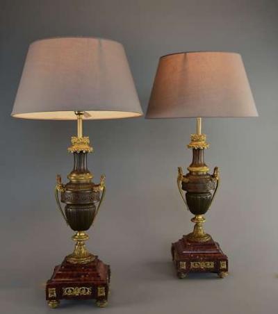 Pair of French 19thc fine quality bronze gilt bronze table lamps