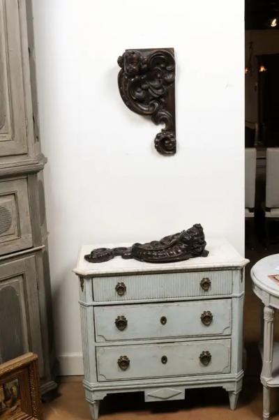 Pair of French Louis XIV Period 1690s Carved Cherub Appliques from Strasbourg