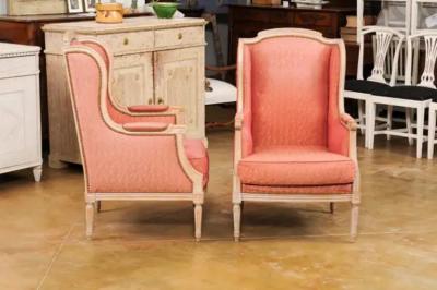 Pair of French Louis XVI Style 1900s Painted Berg res Chairs with Upholstery