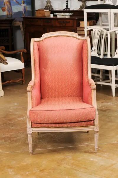 Pair of French Louis XVI Style 1900s Painted Berg res Chairs with Upholstery