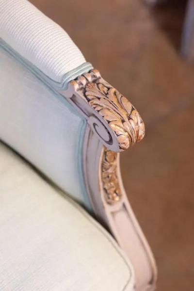 Pair of French Louis XVI Style 1900s Painted and Parcel Gilt Berg res Chairs