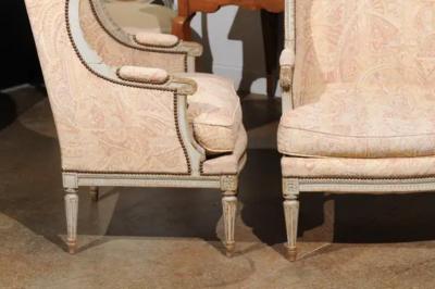 Pair of French Louis XVI Style Painted and Carved Wooden Berg res Oreilles