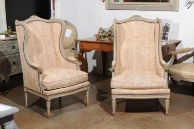 Pair of French Louis XVI Style Painted and Carved Wooden Berg res Oreilles