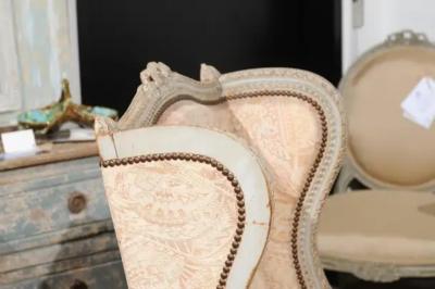Pair of French Louis XVI Style Painted and Carved Wooden Berg res Oreilles