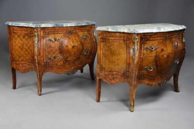 Pair of French early 20thc highly decorative Kingwood bombe commodes