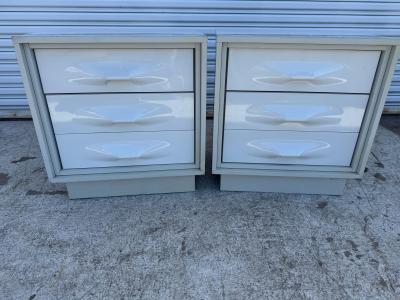 Pair of Giovanni Maur For Treco Gray Lacquer and White Acrylic Nightstands