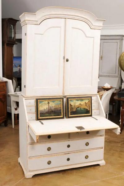 Pair of Italian 19th Century Paintings Depicting Venice in Black and Gold Frames