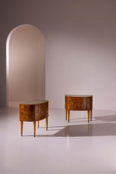 Pair of Italian Bedside Tables in Burl and Olive Glass 1950s