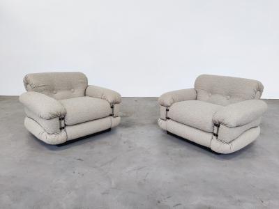Pair of Italian Mid Century Modern Armchairs in Beige Boucle