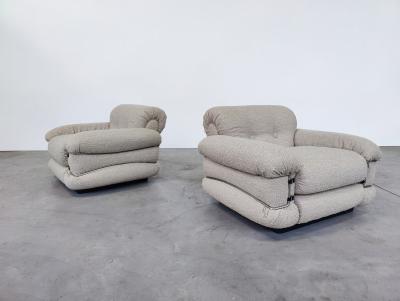 Pair of Italian Mid Century Modern Armchairs in Beige Boucle