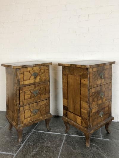 Pair of Italian Neoclassical late 18th Century Inlaid Comodini or Night stands