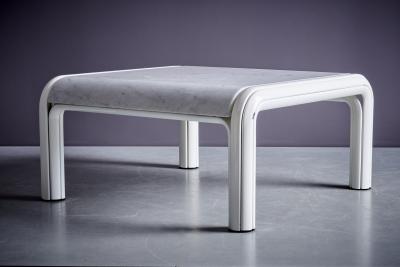 Pair of Marble Coffee Tables by Gae Aulenti for Knoll