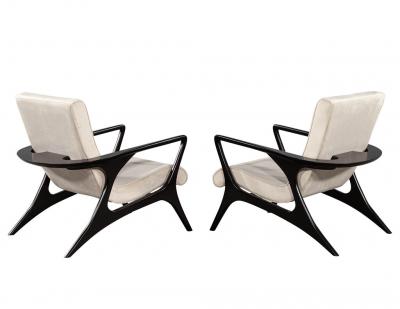 Pair of Mid Century Modern Contour Lounge Chairs by Vladimir Kagan