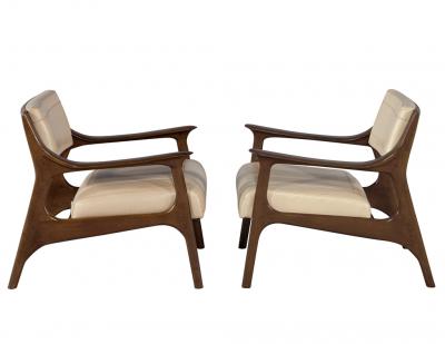 Pair of Mid Century Modern Danish Lounge Chairs Stitched Leather