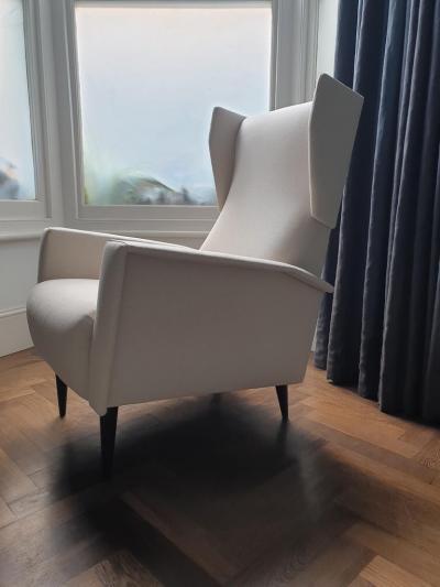 Pair of Mid Century Modern armchairs attributed to Gio Ponti 
