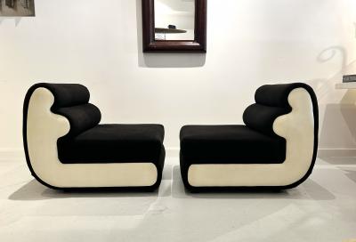 Pair of Modern Curvilinear Lounge Chairs