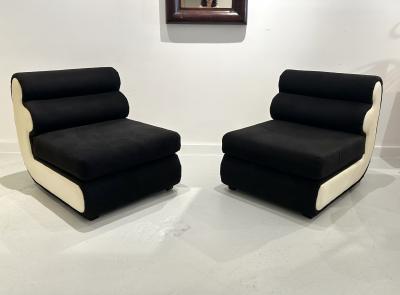 Pair of Modern Curvilinear Lounge Chairs