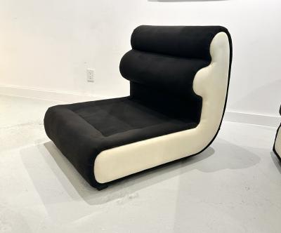 Pair of Modern Curvilinear Lounge Chairs
