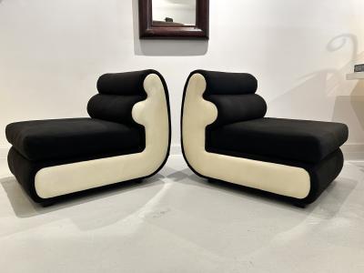 Pair of Modern Curvilinear Lounge Chairs