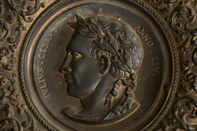 Pair of Repousses in Patinated Copper with Caesar and Vercingetorix 19th Century