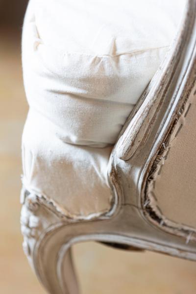 Pair of Rococo Style 1890s Swedish Light Grey Painted and Carved Berg re Chairs