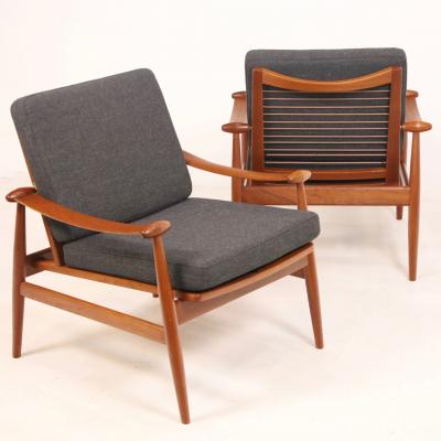 Pair of Scandinavian Modern Spade Lounge Chairs Designed by Finn Juhl