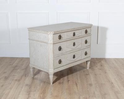Pair of Swedish Gustavian Style Painted Chests of Drawers Early 20th Century