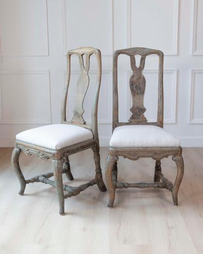 Pair of Swedish Rococo Period Dining Chairs with Vase Form Splats 18th Century