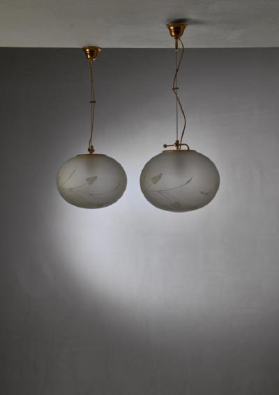 Pair of Swedish adjustable pendants with floral motif