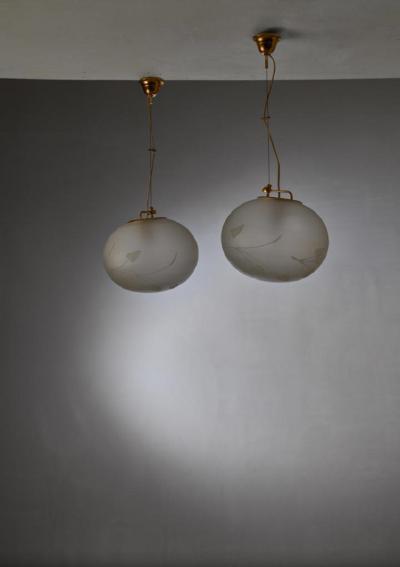 Pair of Swedish adjustable pendants with floral motif