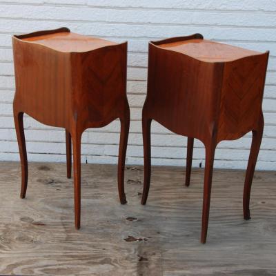 Pair of Traditional Mahogany Nightstands with Marquetry and Queen Anne Legs