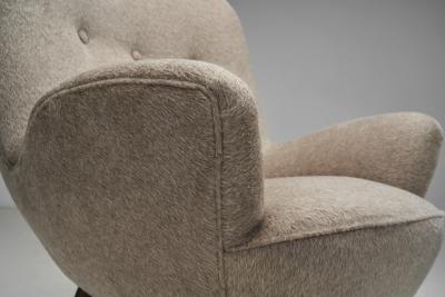 Pair of Upholstered Italian Armchairs with Tufted Buttons Italy 1950s