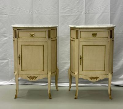 Pair of White Nightstand or End Tables Side Tables Marble Top Louis XV Style