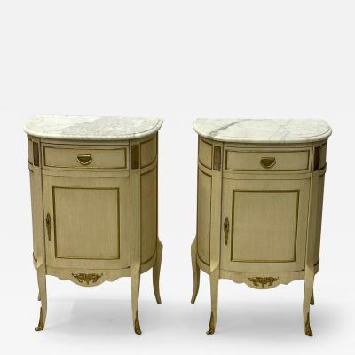 Pair of White Nightstand or End Tables Side Tables Marble Top Louis XV Style