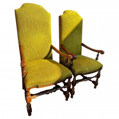 Pair of William and Mary Style 19th Century Oak Elbow Chairs