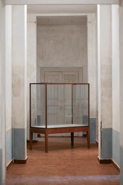 Pair of display cases Italy 1930 40