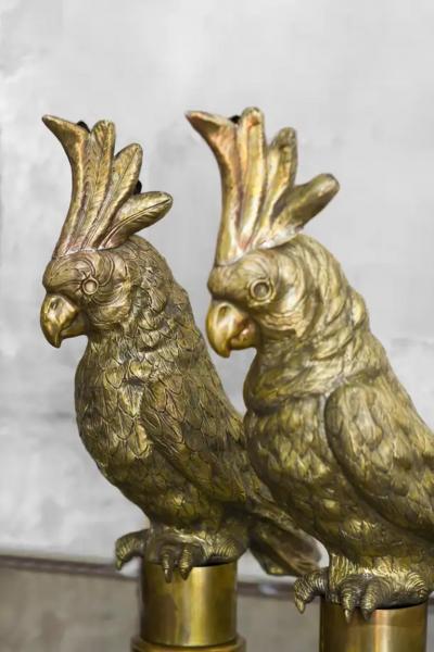 Pair of large embossed brass parrots handcrafted Molto Editions