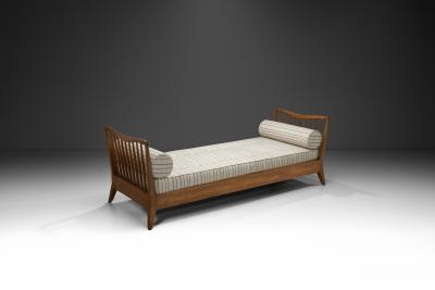 Paolo Buffa Mid Century Walnut Daybed in the Manner of Paolo Buffa Italy 1960s