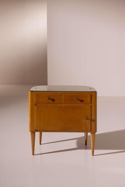 Paolo Buffa Pair of maple wood bedside tables bean shaped Italy 1950s