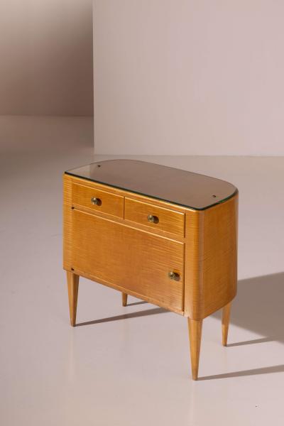 Paolo Buffa Pair of maple wood bedside tables bean shaped Italy 1950s