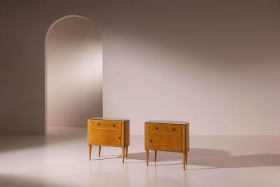 Paolo Buffa Pair of maple wood bedside tables bean shaped Italy 1950s
